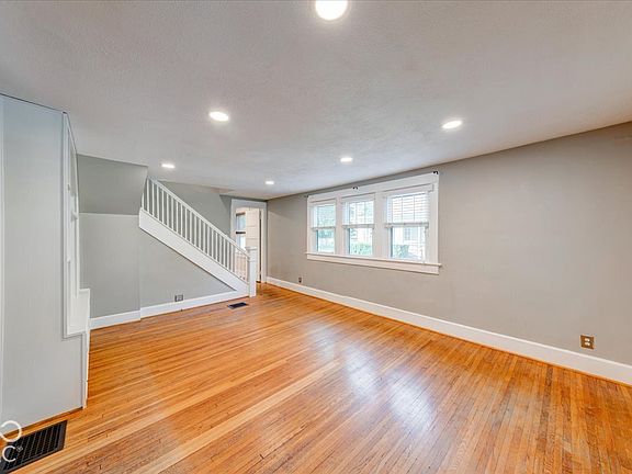 5th image of 435 E 49th St