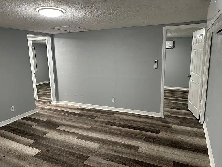 2435 Edwin St NE #4 — Photo 11
