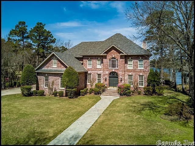 1st image of 142 Blue Heron Dr