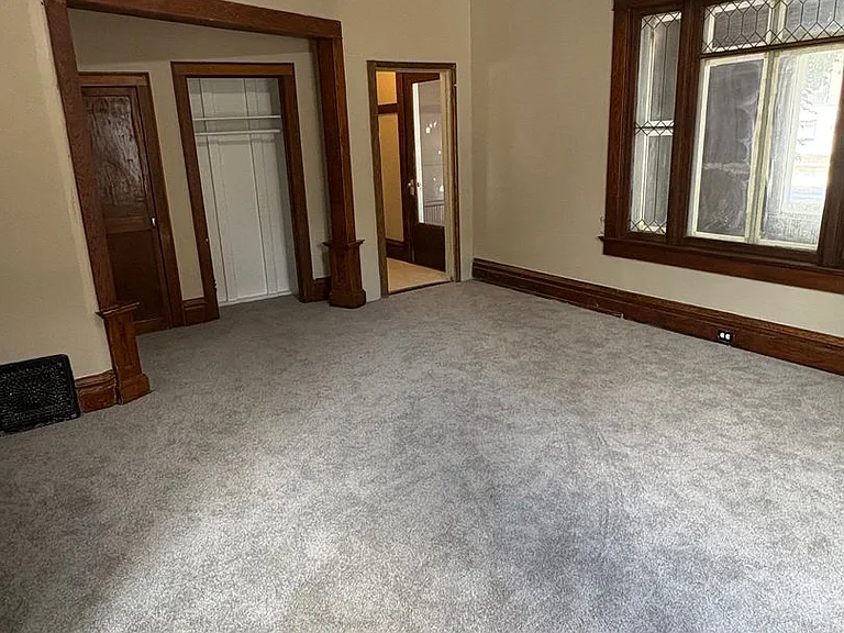 1114 N University Dr — Photo 8
