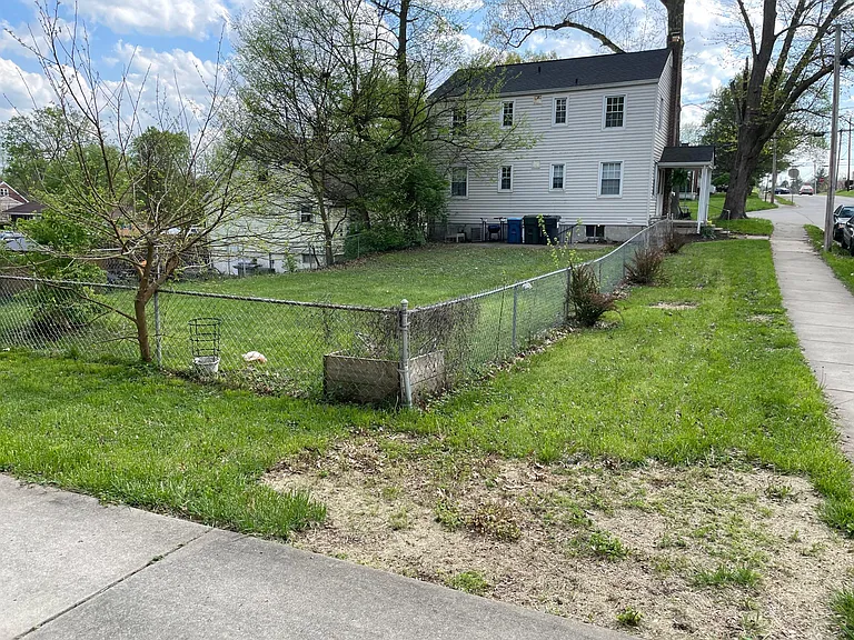300 Timberlake Ave #2 — Photo 11