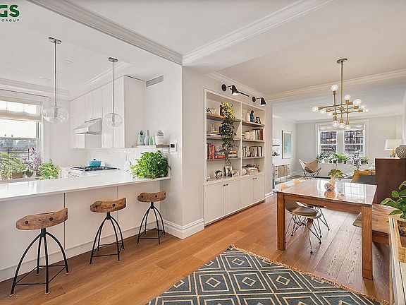 3rd image of 125 W 76th St APT 7A