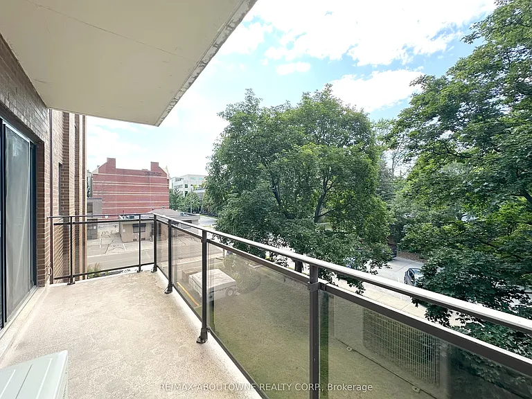 135 Allan St #310 — Photo 13