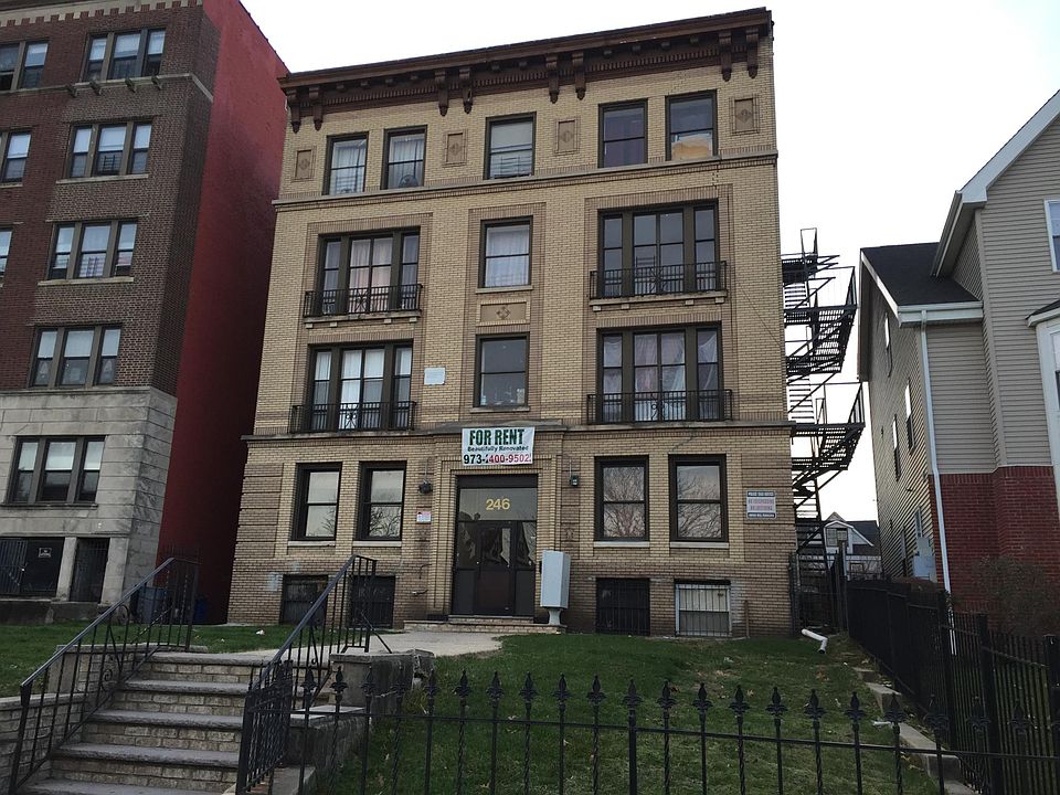 2nd image of 244 Roseville Ave APT 203