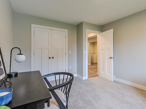 5th image of 306 W 1st St Unit B