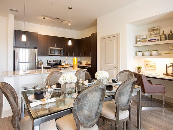 5th image of 1110 Hammond Dr #5130705