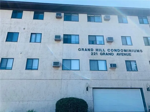 221 Grand Ave W APT 302, South Saint Paul, MN 55075
