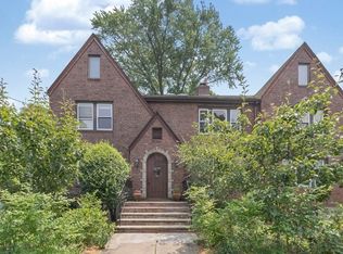 50 Crosby Rd #1, Newton, MA 02467
