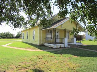 563 N Coffee Ave, Hydro, OK 73048