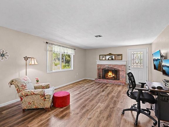 4th image of 619 Kings Ct