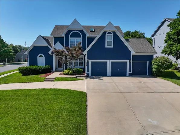 10003 W 126th Ter, Overland Park, KS 66213