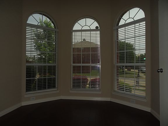 3rd image of 3616 Chelsea Dr