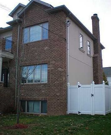 3rd image of 310 Retford Ave