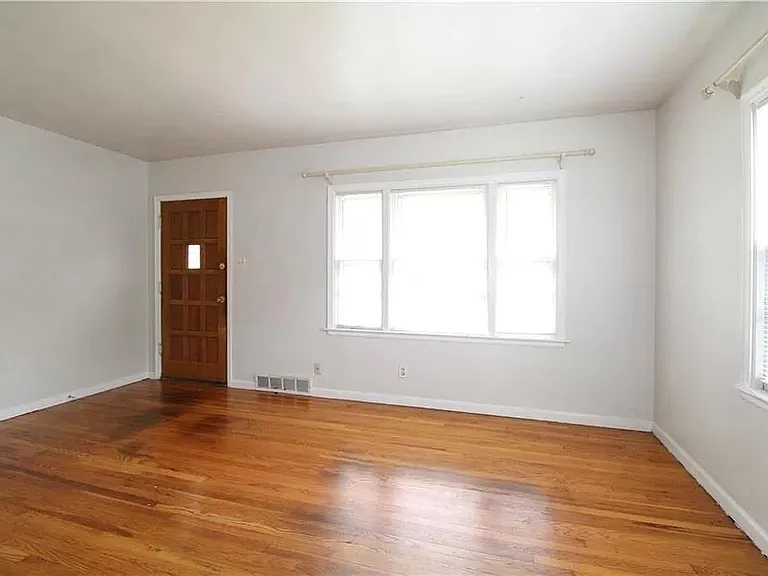 6300 Colby Ave — Photo 4