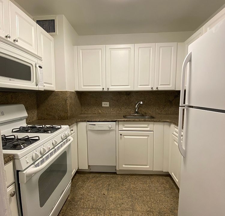 1st image of 305 E 86th St #10ME