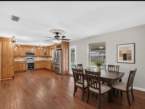 4th image of 1338 Belaire Dr