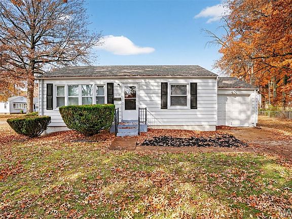 3rd image of 10129 Ashbrook Dr