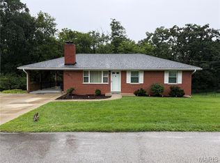 2832 Moravec Dr, High Ridge, MO 63049