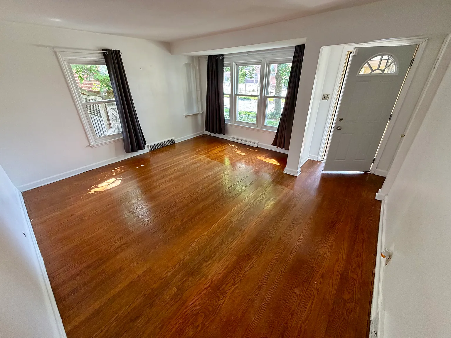 2 bed, 998 sqft, $1,200 — Photo 3