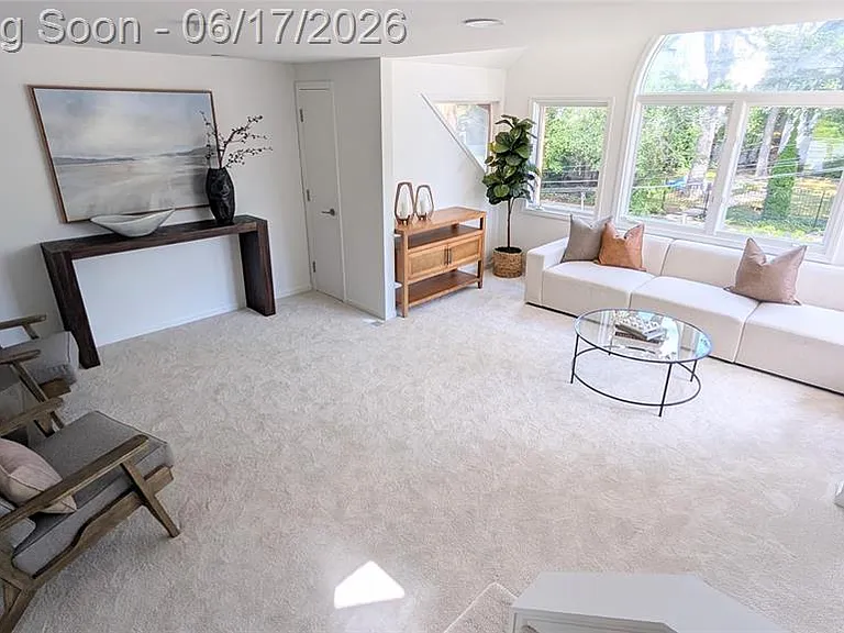 511 Brookside Ave — Photo 17