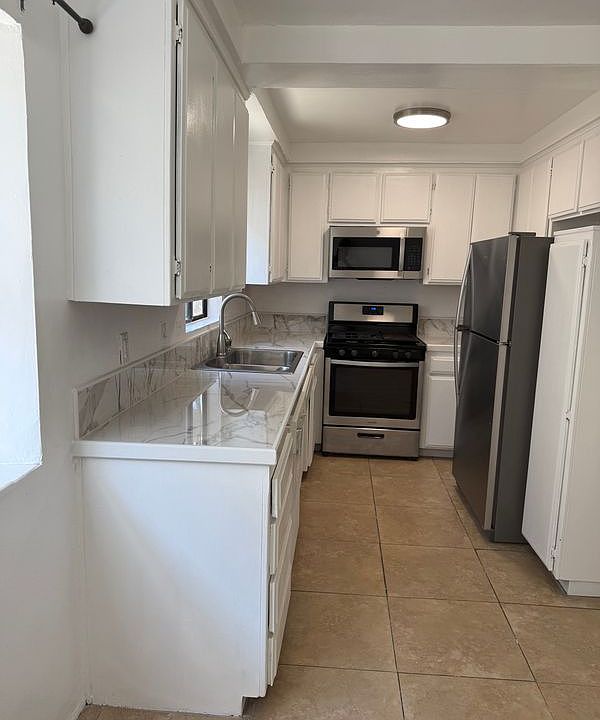 1st image of 13959 Victory Blvd APT 4