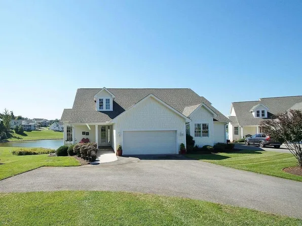 51 Brooke Dr #25, Union Hall, VA 24176