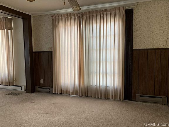 5th image of 213 Girard Ave