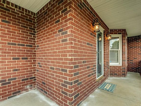 5th image of 114 Saint Christopher Dr