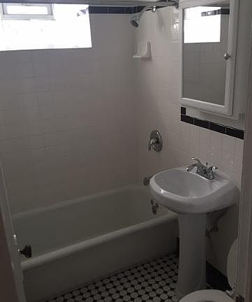 3rd image of 5254 N Glenwood Ave APT L1