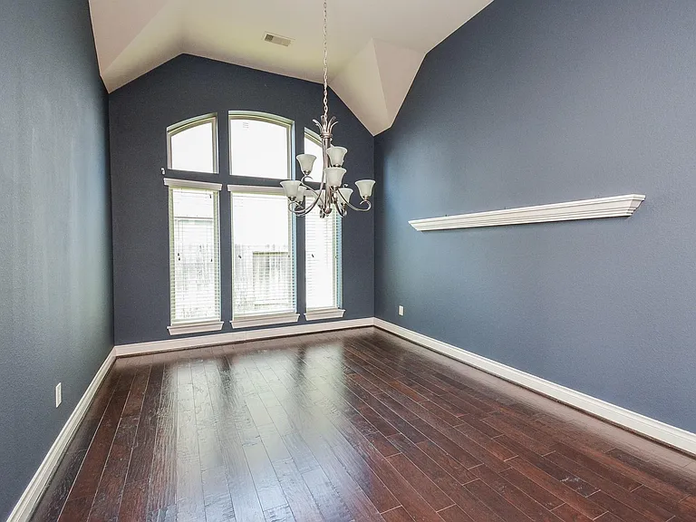 28803 Davenport Dr — Photo 7
