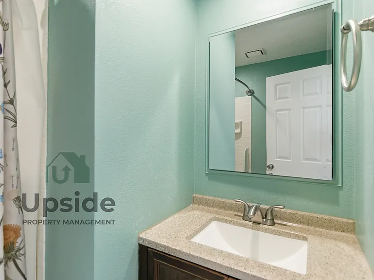8719 E Valleyway Ave — Photo 22