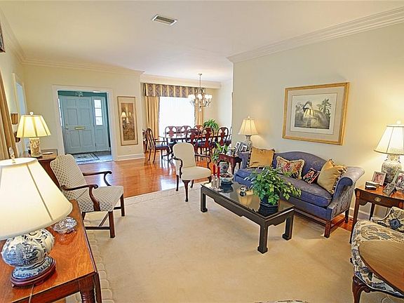 4th image of 164 Biscayne Ave