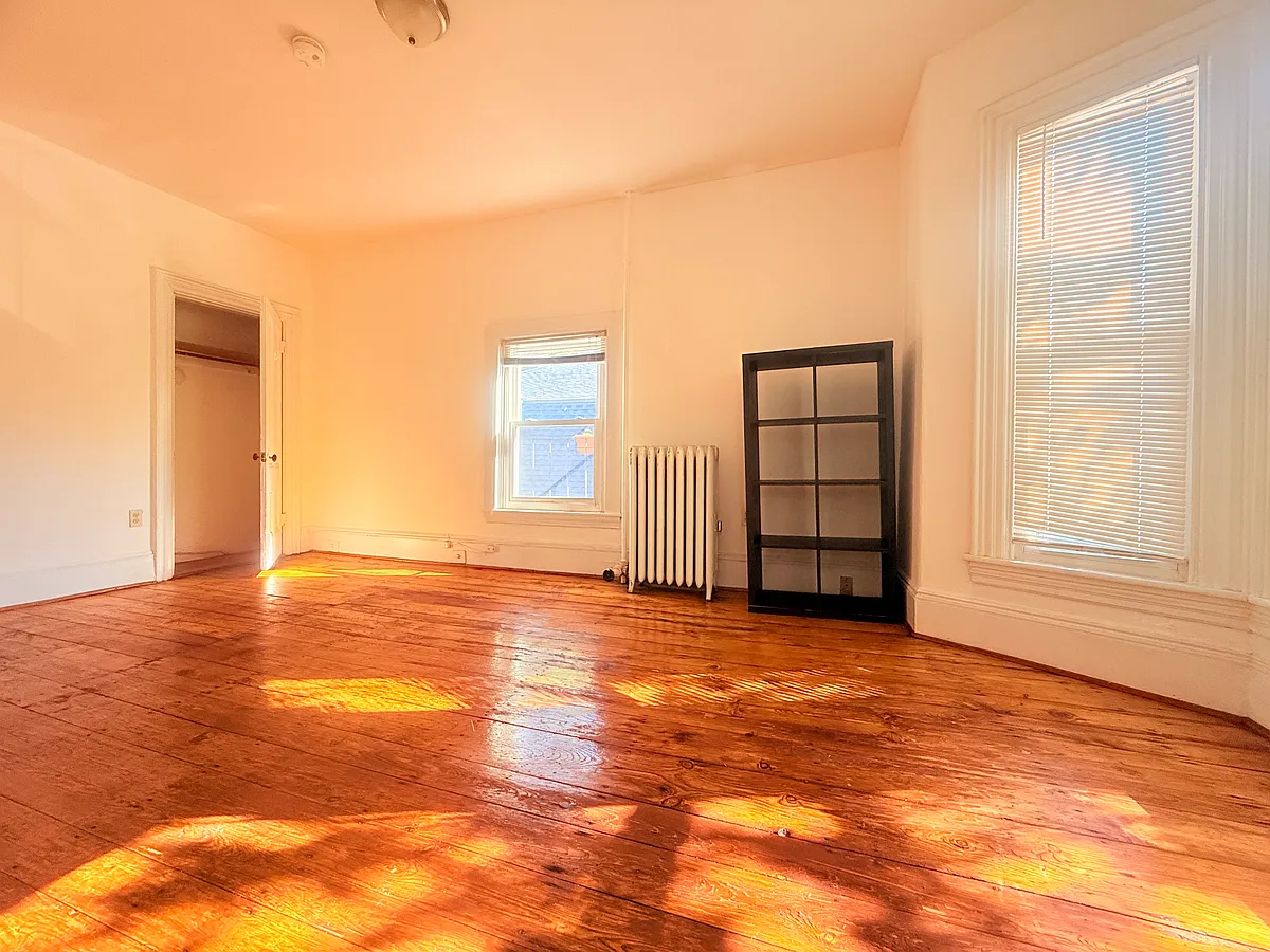 Building Photo - 25 Inman St #3