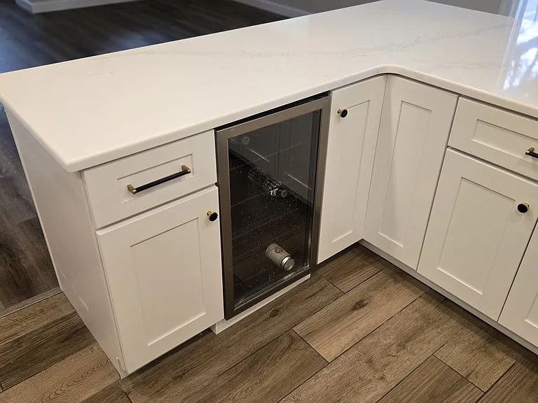 wine/beverage fridge