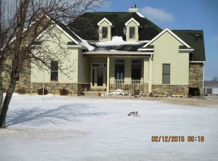 16984 Robinson Rd, Bowling Green, OH 43402