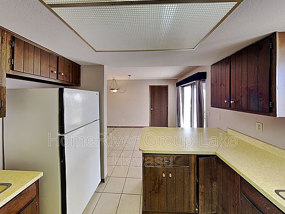 4th image of 3303 Bluegrass Dr