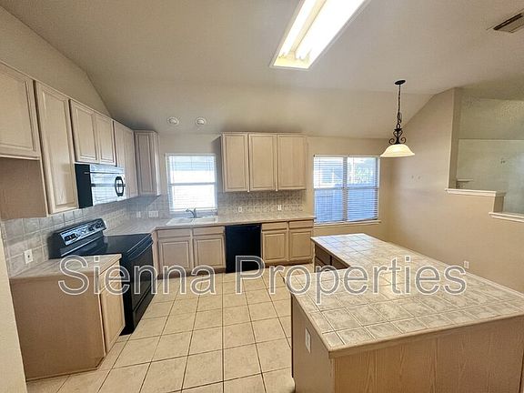 3rd image of 11108 Visa Rose Dr