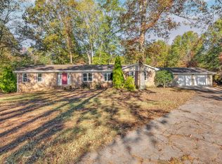 145 Rogers Farm Rd, Woodruff, SC 29388