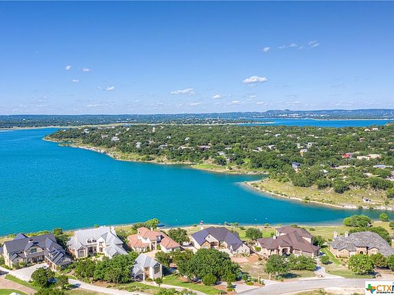 3rd image of 558 Oak Shores Dr