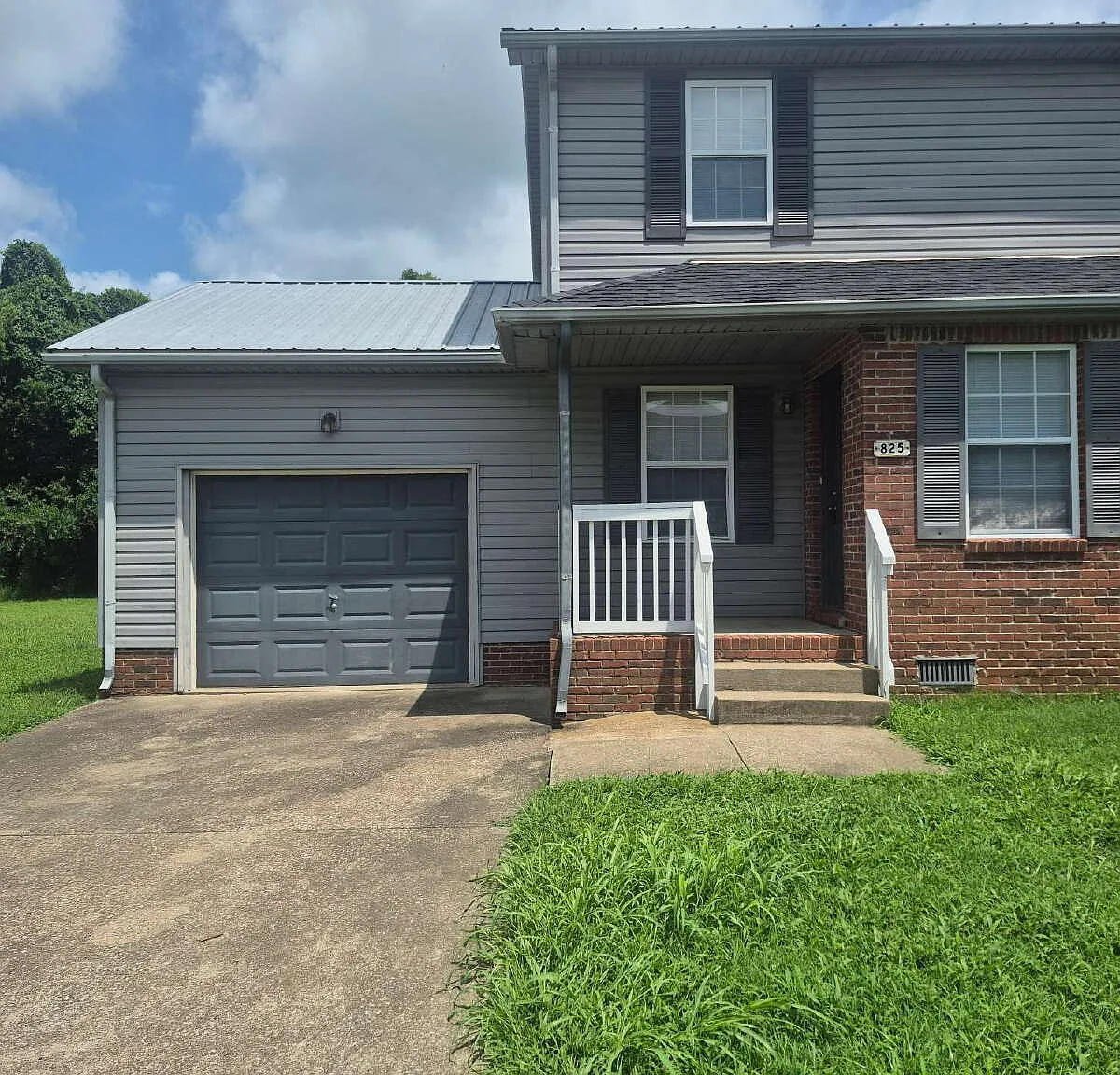 2 bed, 1.5 bath, 956 sqft, $1,095 — Photo 1