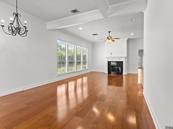 5th image of 703 Ross Turn St