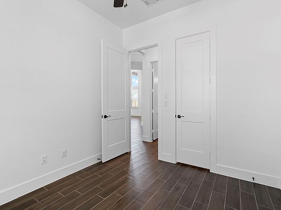 4th image of 1215 Luna Dr