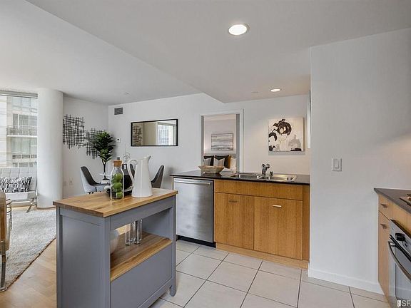 5th image of 333 1st St Unit N707