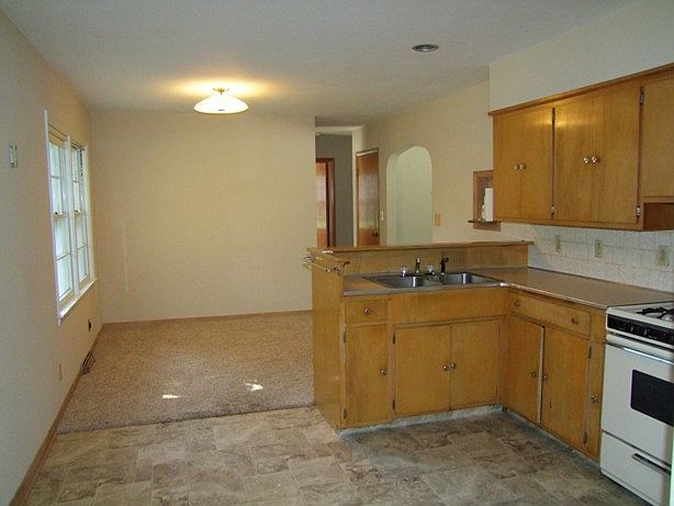2nd image of 109 Division St