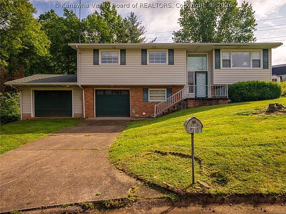 3rd image of 106 Holley Dr