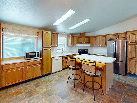 2nd image of 98042 W Benham Ln Space 15