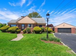 27 Ludlow St, Acushnet, MA 02743
