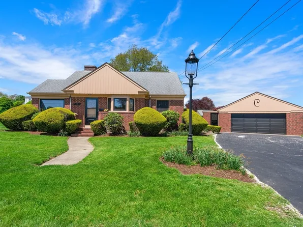 27 Ludlow St, Acushnet, MA 02743