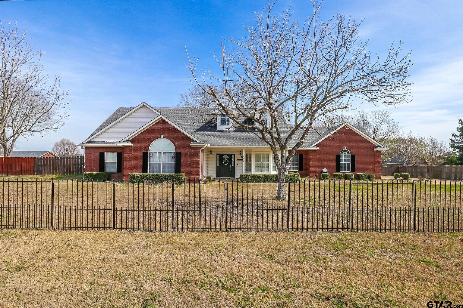 10624 Russell Dr photo 1