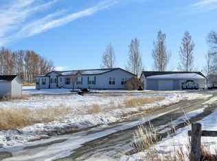 27 Weather Vane Ln, Riverton, WY 82501